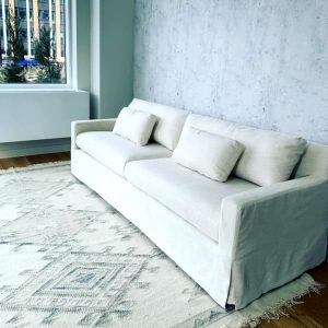 P9 - 02 - white couch